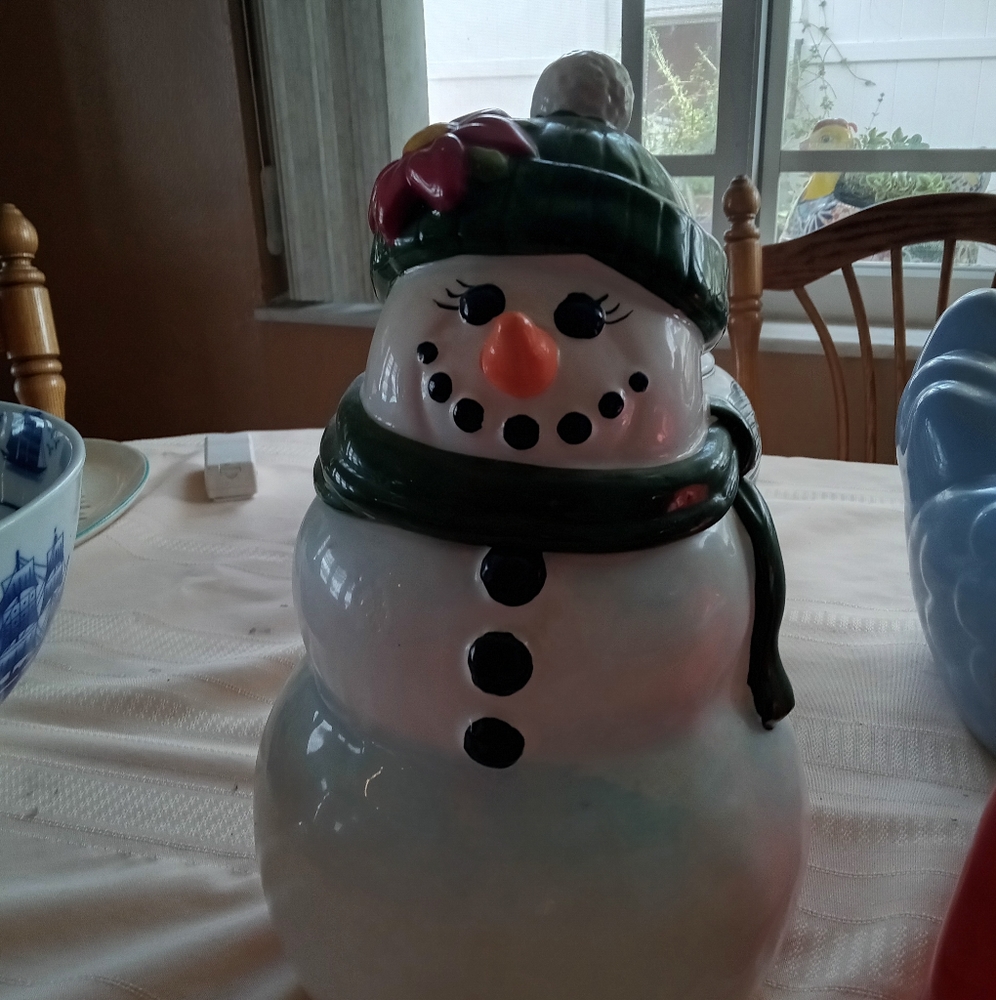 Snowman cookie jar